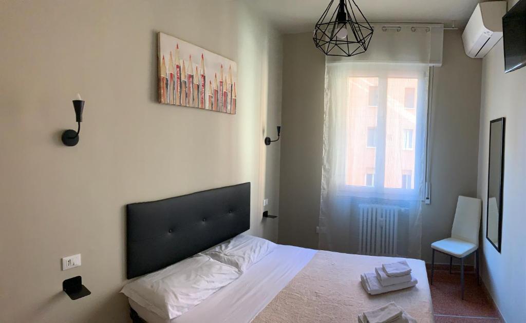 Ugo lenzi 6 rooms room 5